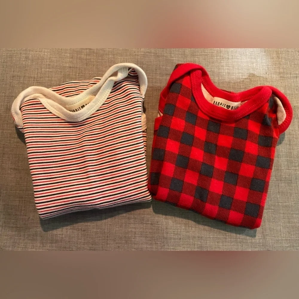 Bundle of 2 long sleeve onesies